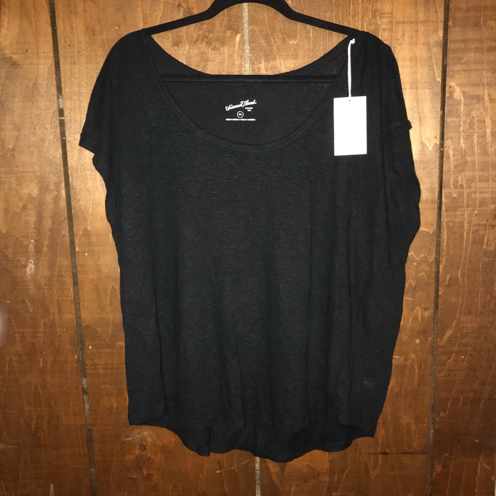 Black Tee